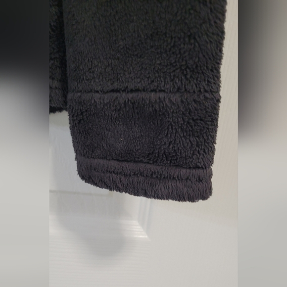 The North Face Black 1/4 Zip Pullover Soft Warm Sweatshirt Jacket Size Medium - Picture 3 of 11